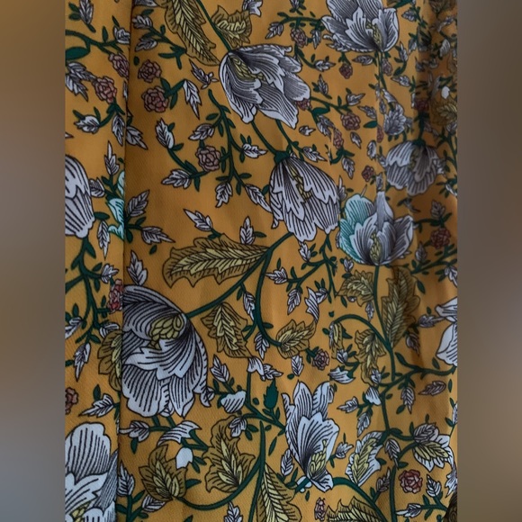 Forever 21 Floral Romper - Picture 5 of 6